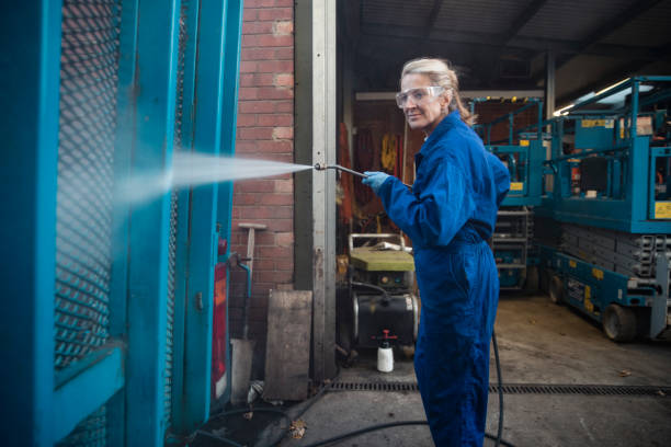Best Rust Removal  in Kingsford, MI